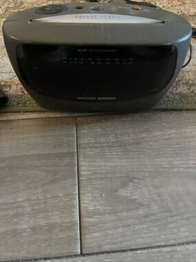 Phillips Magnavox Weatherband Alarm Clock Radio (Model AJ3480)